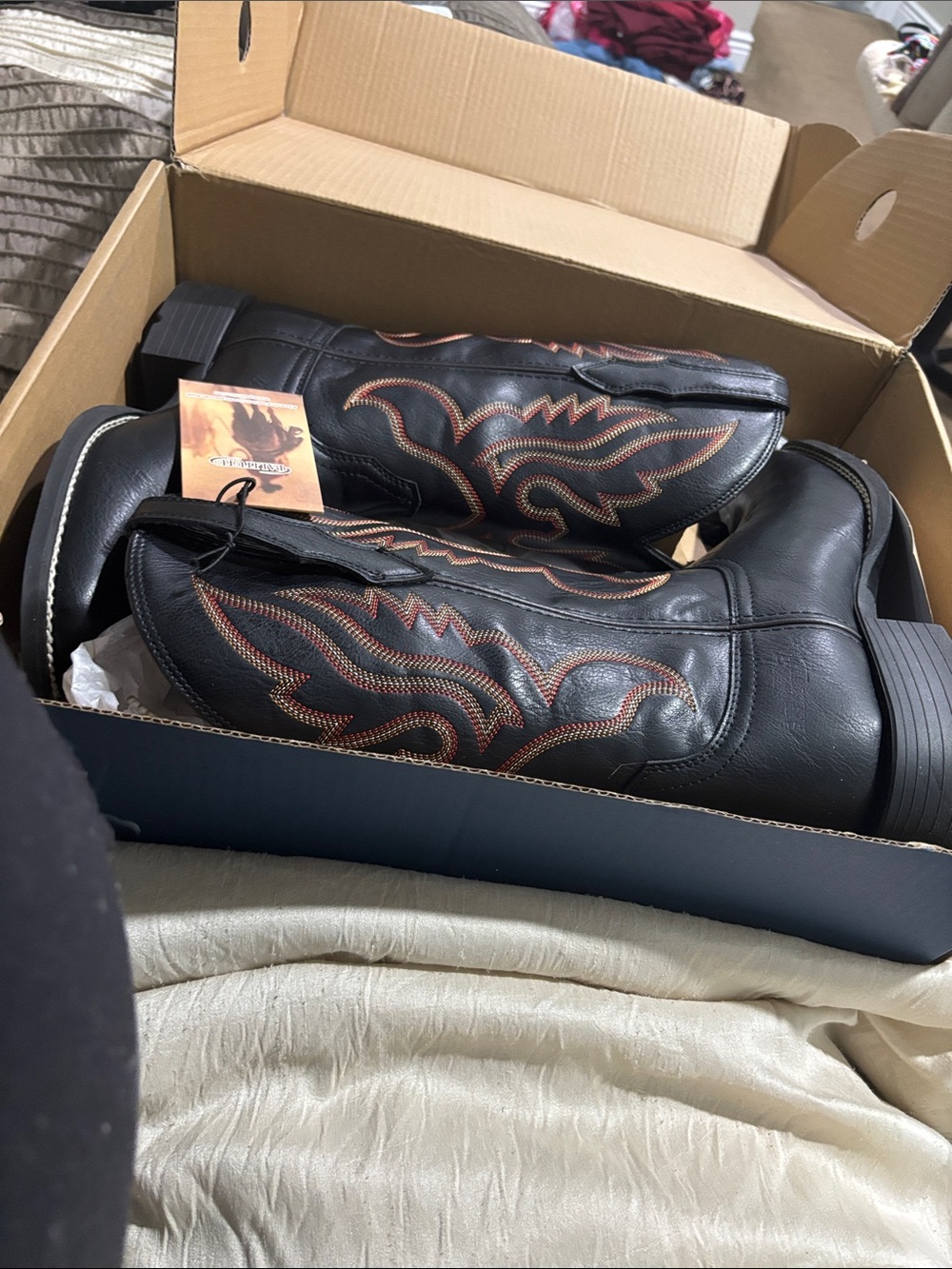 Womens Cowboy Black Leather Western Boots with Red Stitching. Size 8.5